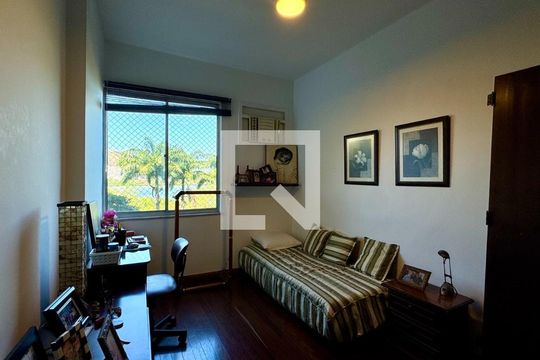 Quarto de apartamento à venda com 2 quartos, 113m² em Lagoa, Rio de Janeiro