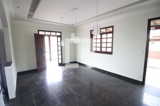 Sala de casa à venda com 6 quartos, 450m² em Santa Helena, Belo Horizonte