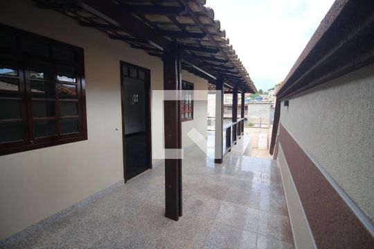 Quintal de casa à venda com 6 quartos, 450m² em Santa Helena, Belo Horizonte