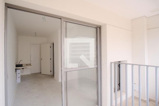 Varanda de kitnet/studio à venda com 1 quarto, 37m² em Chácara Seis de Outubro, São Paulo