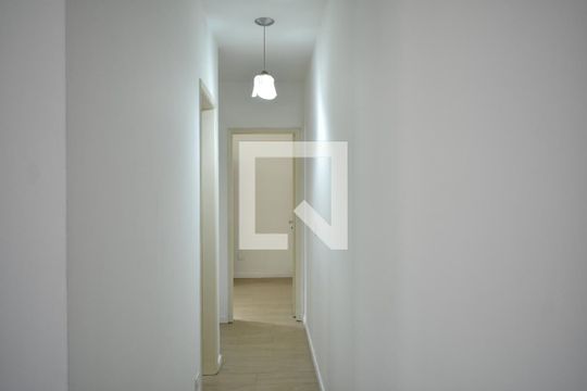 Corredor de apartamento para alugar com 2 quartos, 55m² em São Judas, São Paulo