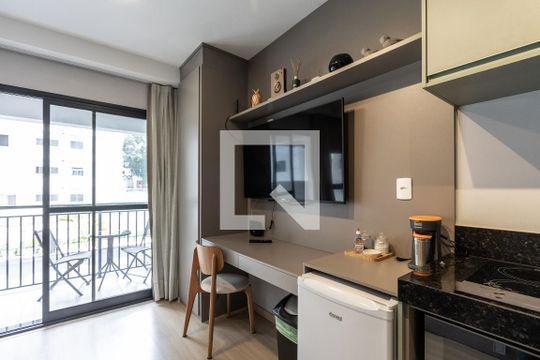 Sala de kitnet/studio para alugar com 1 quarto, 24m² em Pompeia, São Paulo