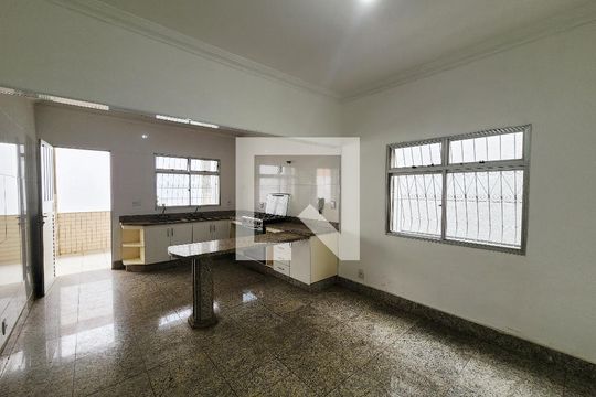 Casa para alugar com 3 quartos, 200m² em Dom Bosco, Betim
