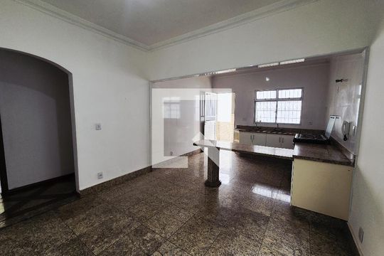 Casa para alugar com 3 quartos, 200m² em Dom Bosco, Betim