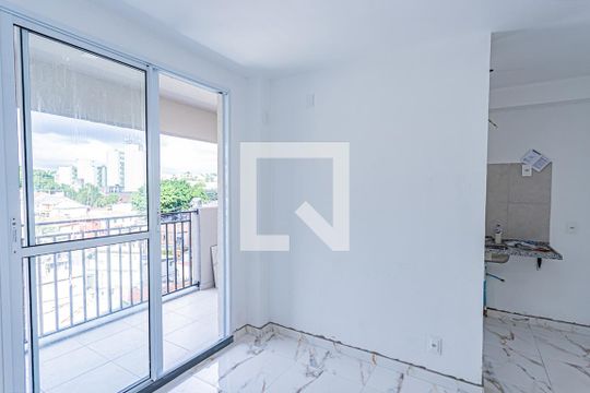 Sala e cozinha de apartamento para alugar com 2 quartos, 56m² em Vila Rica, São Paulo
