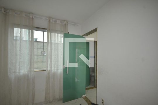 Quarto 2 de casa à venda com 4 quartos, 360m² em Vila Valqueire, Rio de Janeiro