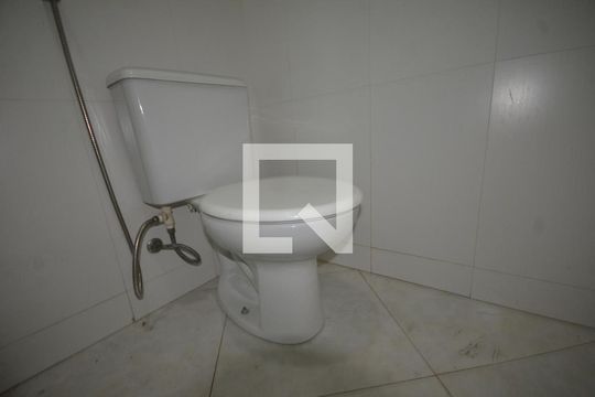 Lavabo da Sala de casa à venda com 4 quartos, 360m² em Vila Valqueire, Rio de Janeiro
