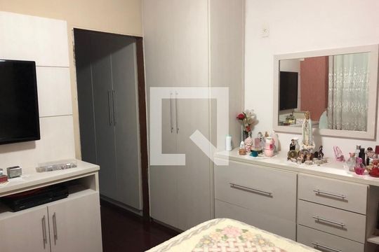 Quarto de casa para alugar com 3 quartos, 223m² em Jardim Sao Jose, São Paulo