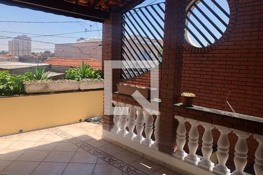 Área externa de casa para alugar com 3 quartos, 223m² em Jardim Sao Jose, São Paulo
