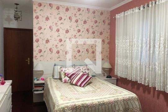 Quarto de casa para alugar com 3 quartos, 223m² em Jardim Sao Jose, São Paulo