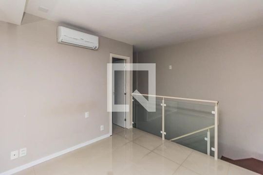 Quarto de apartamento para alugar com 1 quarto, 60m² em Partenon, Porto Alegre