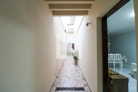 Corredor Lateral de casa para alugar com 3 quartos, 125m² em Campo Belo, São Paulo