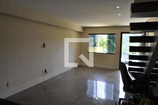 Casa de Condomínio à venda com 3 quartos, 120m² em Tanque, Rio de Janeiro