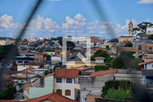 Casa para alugar com 2 quartos, 360m² em Santa Maria, Belo Horizonte