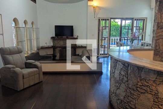 Sala de casa à venda com 4 quartos, 470m² em Lauzane Paulista, São Paulo