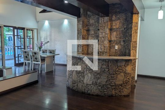 Sala de casa à venda com 4 quartos, 470m² em Lauzane Paulista, São Paulo