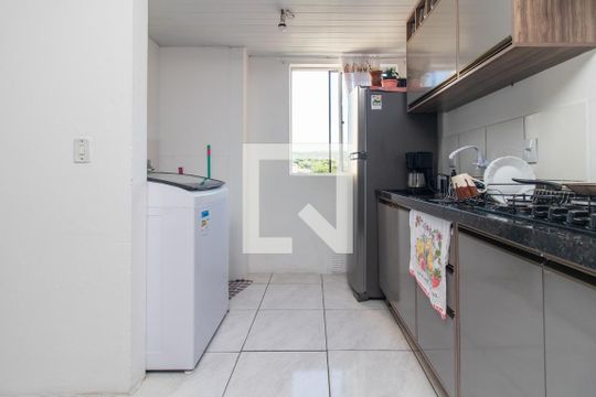 Cozinha e Área de Serviço de apartamento para alugar com 2 quartos, 55m² em Vila Nova, Porto Alegre