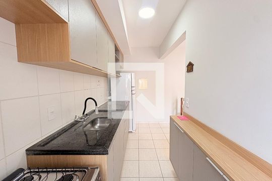 Cozinha de apartamento à venda com 2 quartos, 53m² em Residencial Paraiso, Várzea Paulista