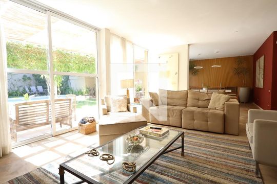 Sala de casa para alugar com 3 quartos, 350m² em Morumbi, São Paulo