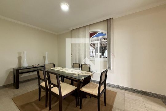Casa à venda com 3 quartos, 460m² em Bandeirantes (Pampulha), Belo Horizonte