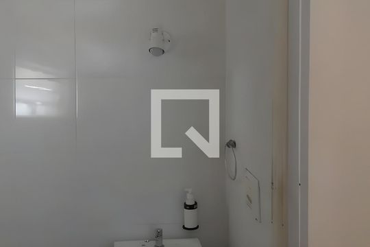 Casa para alugar com 4 quartos, 210m² em Jardim das Acacias, São Paulo