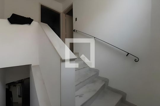 Casa para alugar com 4 quartos, 210m² em Jardim das Acacias, São Paulo