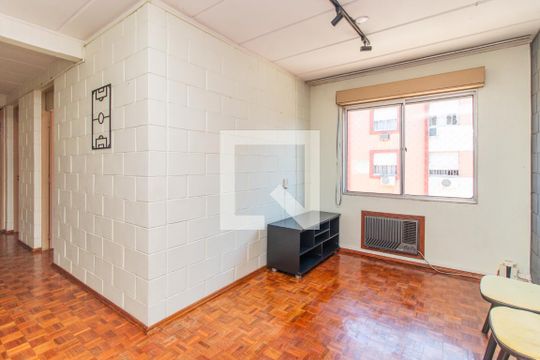 Sala de apartamento para alugar com 3 quartos, 70m² em Vila Nova, Porto Alegre