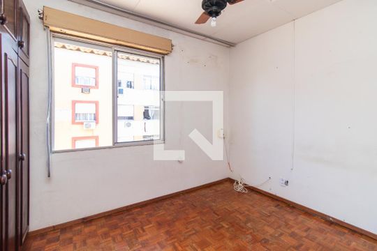 Quarto 1 de apartamento à venda com 3 quartos, 70m² em Vila Nova, Porto Alegre