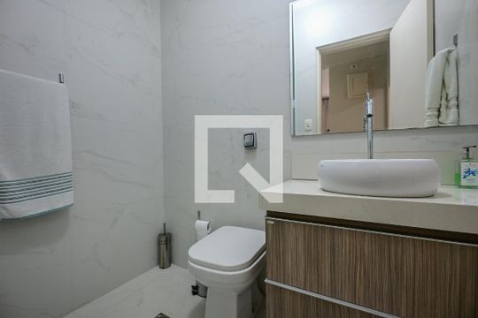 Banheiro de casa à venda com 2 quartos, 181m² em Jardim Londrina, São Paulo