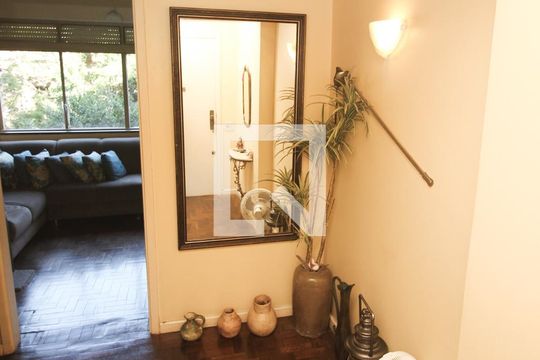 Hall de entrada de apartamento à venda com 3 quartos, 105m² em Cidade Baixa, Porto Alegre