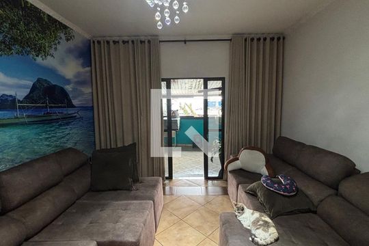 Sala de casa à venda com 3 quartos, 106m² em Condomínio Maracanã, Santo André