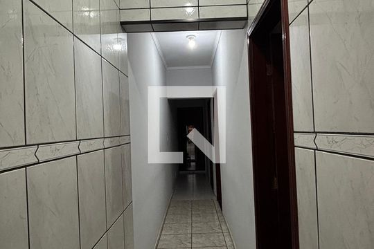 Corredor de casa à venda com 3 quartos, 106m² em Condomínio Maracanã, Santo André