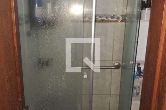 Banheiro de casa à venda com 3 quartos, 125m² em Rubem Berta, Porto Alegre