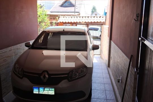 Garagem de casa à venda com 3 quartos, 125m² em Rubem Berta, Porto Alegre