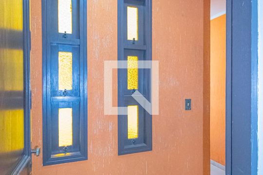 Entrada de casa para alugar com 4 quartos, 158m² em Centro, Canoas