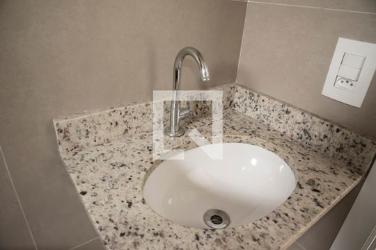 Banheiro de kitnet/studio à venda com 1 quarto, 30m² em Vila da Saúde, São Paulo