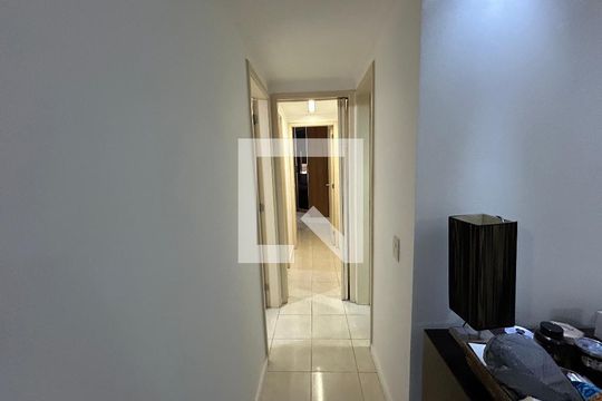 Corredor de apartamento à venda com 4 quartos, 98m² em Todos Os Santos, Rio de Janeiro