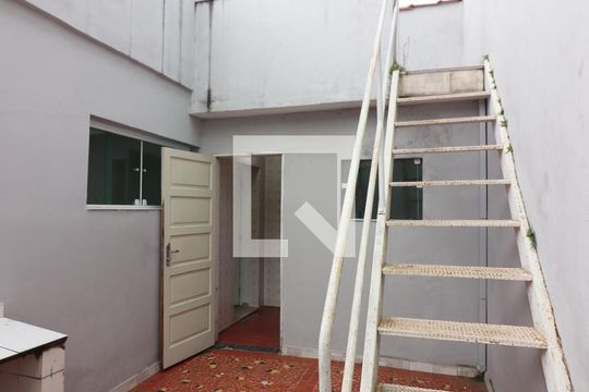Quintal  de casa para alugar com 3 quartos, 150m² em Vila Caminho do Mar, São Bernardo do Campo