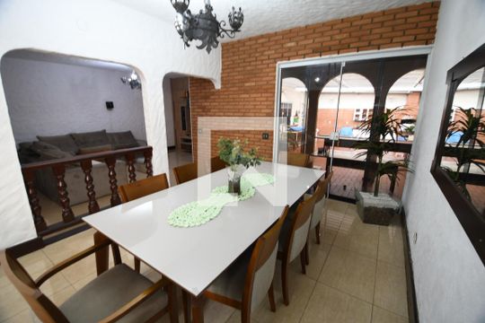 Sala de casa à venda com 4 quartos, 250m² em Vila Industrial (campinas), Campinas