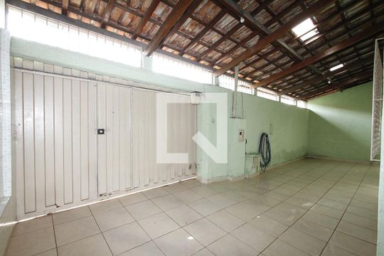 Garagem de casa à venda com 4 quartos, 150m² em João Paulo Ii, Belo Horizonte
