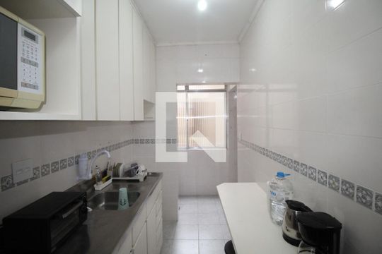 Cozinha de apartamento à venda com 2 quartos, 60m² em Higienópolis, Porto Alegre