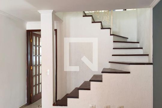 Sala de casa à venda com 2 quartos, 103m² em Vila Carmosina, São Paulo