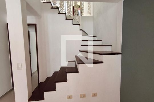 Sala de casa à venda com 2 quartos, 103m² em Vila Carmosina, São Paulo