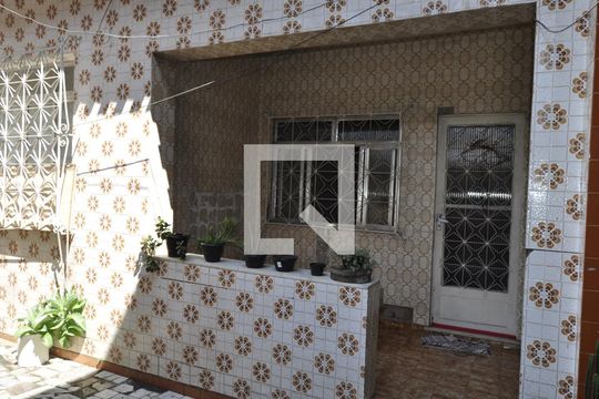 Casa à venda com 1 quarto, 90m² em Inhaúma, Rio de Janeiro