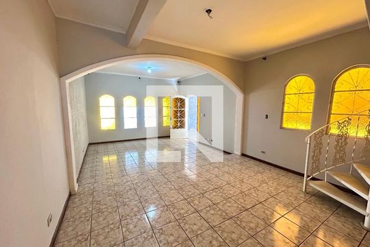 Sala de casa à venda com 3 quartos, 300m² em Jardim Vila Galvao, Guarulhos