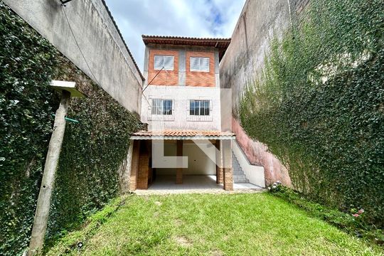 Quintal  de casa à venda com 3 quartos, 300m² em Jardim Vila Galvao, Guarulhos