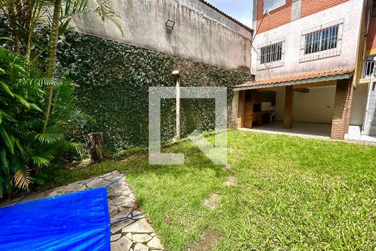 Quintal de casa à venda com 3 quartos, 300m² em Jardim Vila Galvao, Guarulhos