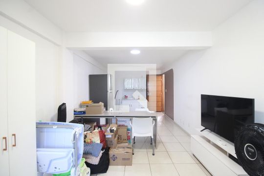 Sala de kitnet/studio à venda com 1 quarto, 28m² em Freguesia (jacarepaguá), Rio de Janeiro