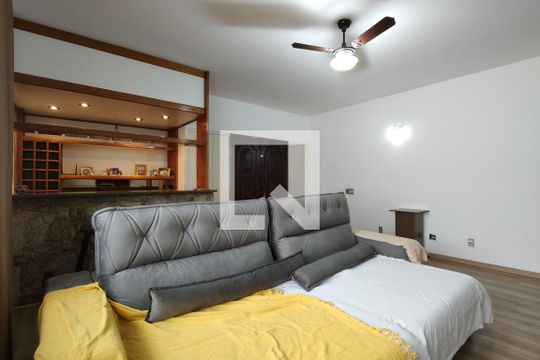 Sala de casa à venda com 3 quartos, 742m² em Taquara, Rio de Janeiro