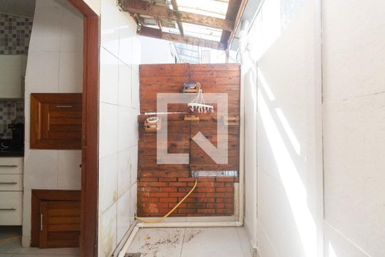 Área de Serviço  de casa de condomínio à venda com 2 quartos, 98m² em Morro Santana, Porto Alegre